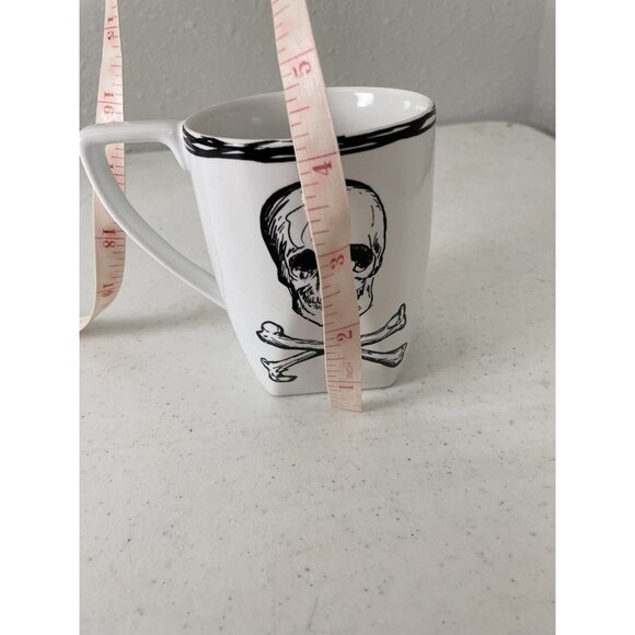 222 Fifth Scull Coffee Mug Skulls Skull And Crossbones Pirate - Picture 12 of 12